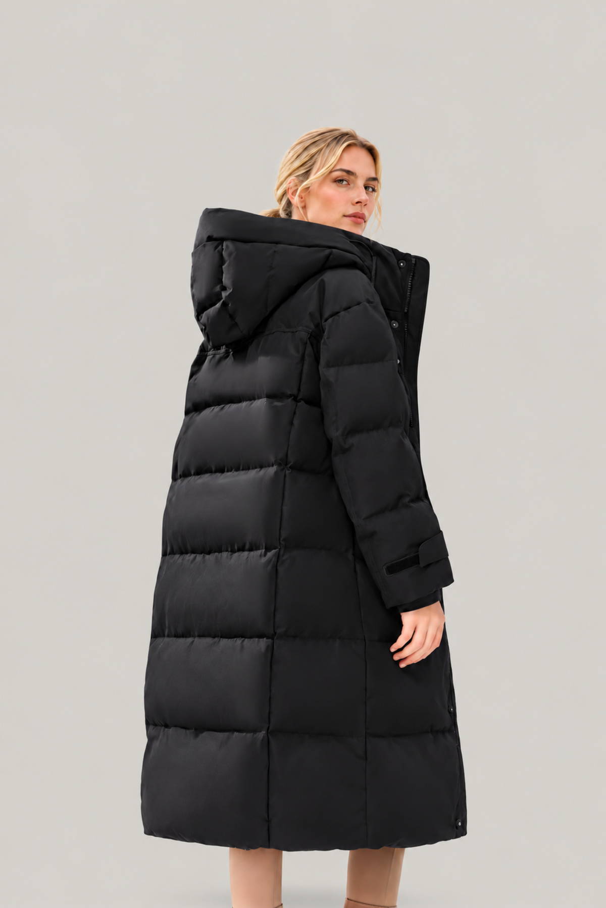 Fernlow Damen-Langmantel mit Kapuze – Colourblock-Wintermantel in Schwarz oder Weiß